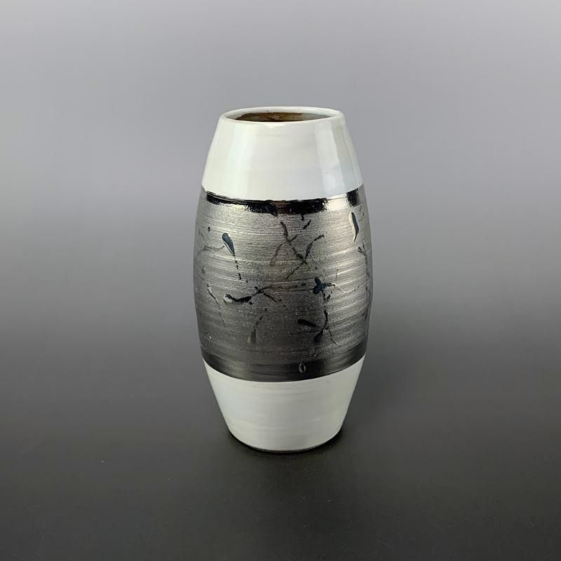 Silver &amp; White Vase by Sodeisha icon Yamada Hikaru