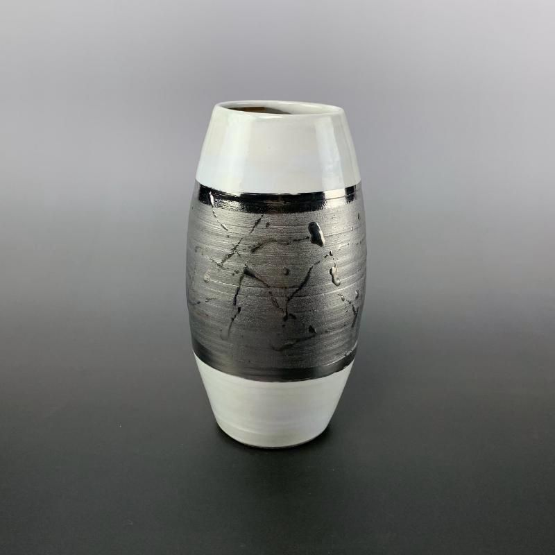 Silver &amp; White Vase by Sodeisha icon Yamada Hikaru