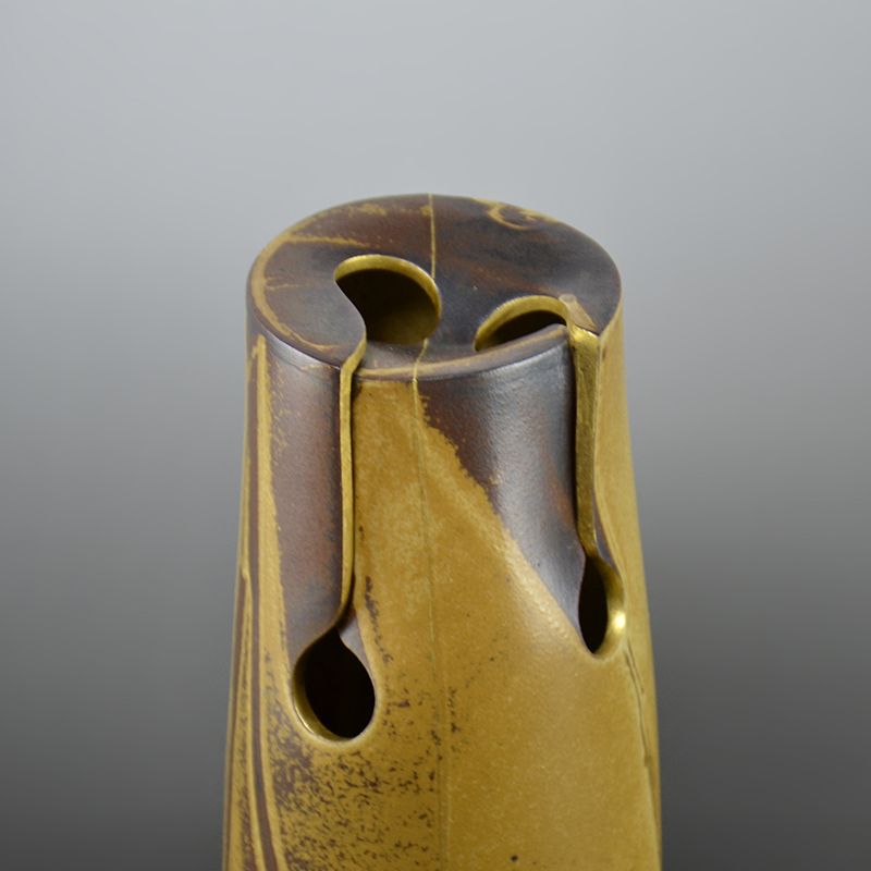Kiyomizu Rokubei VII Sculptural Single-Flower Vase
