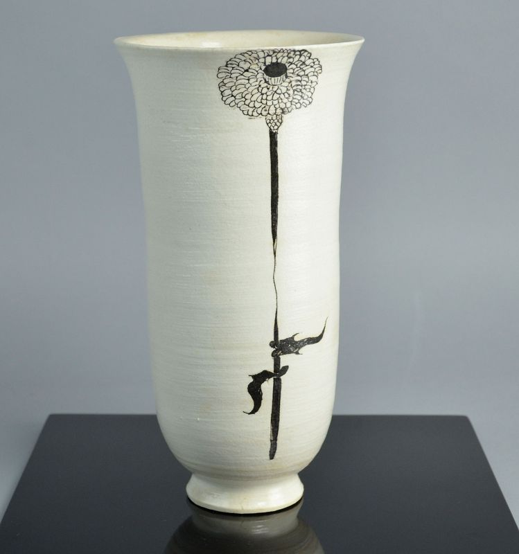 Sodeisha Legend Yagi Kazuo early White Flower Vase