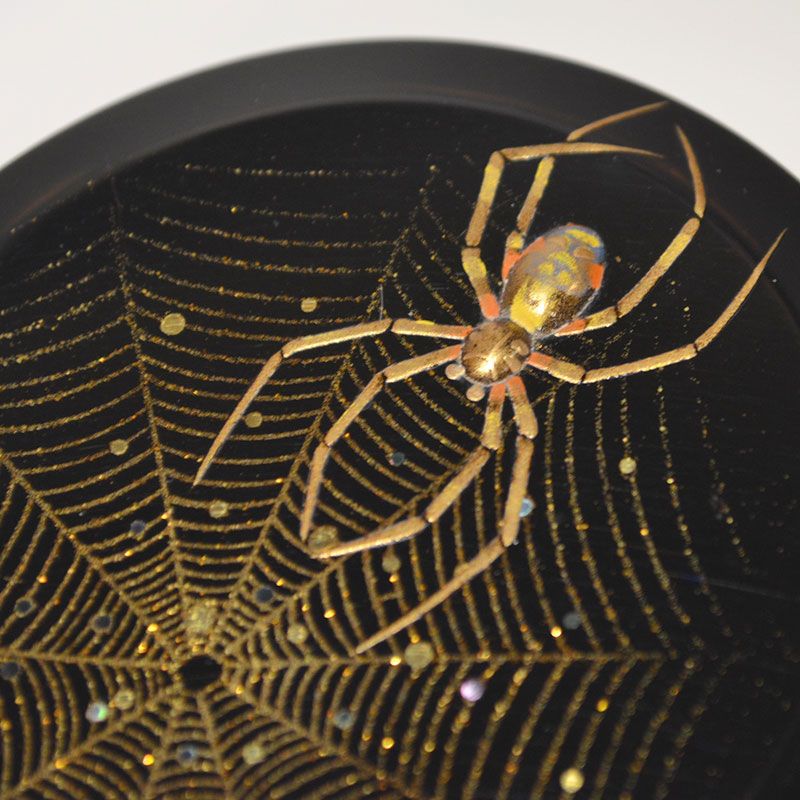 Fabulous Lacquer Kogo Incense Case, Spider by Okada Yuji