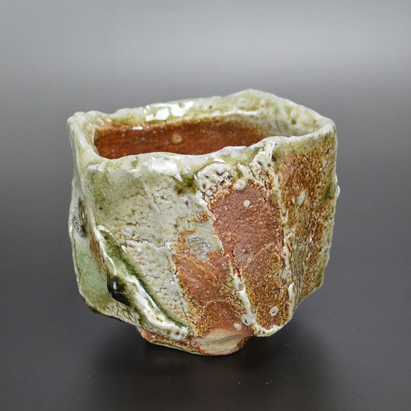 Iga Ash Glazed Shinogi Chawan by Atarashi Manabu