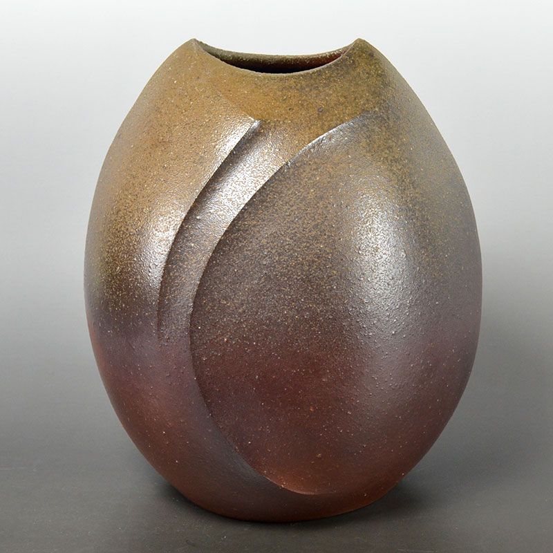 Contemporary Bizen Tsubo by Isezaki So