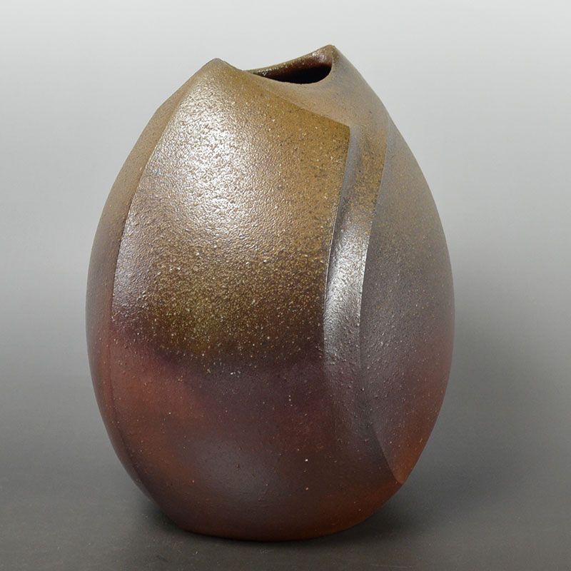 Contemporary Bizen Tsubo by Isezaki So