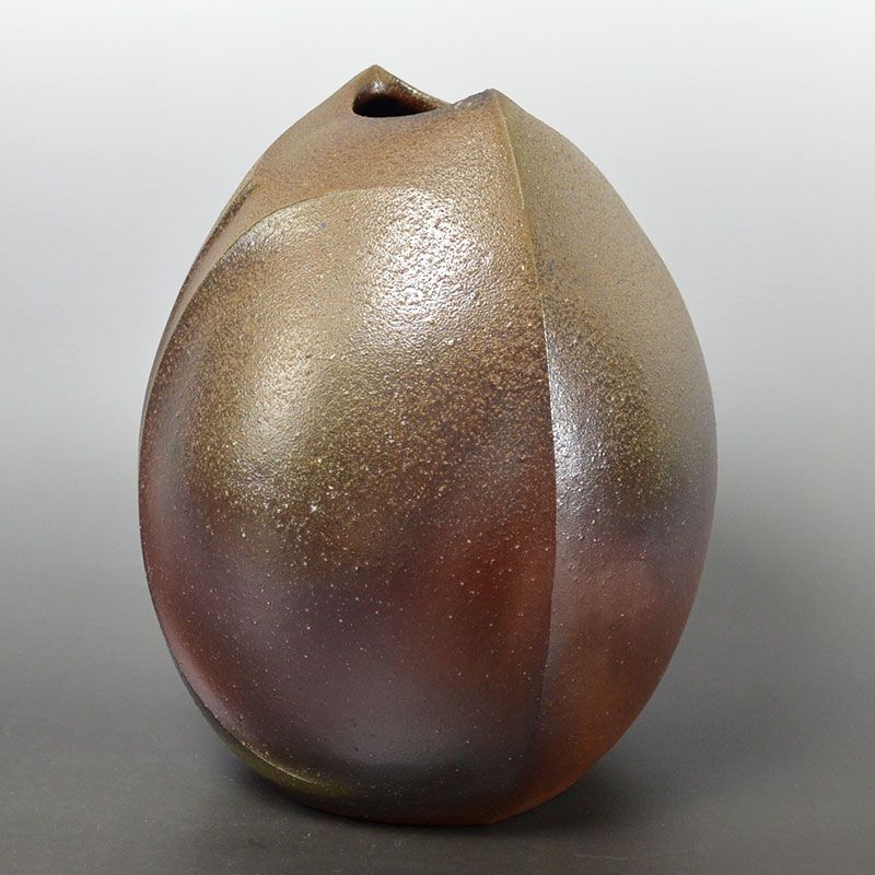 Contemporary Bizen Tsubo by Isezaki So