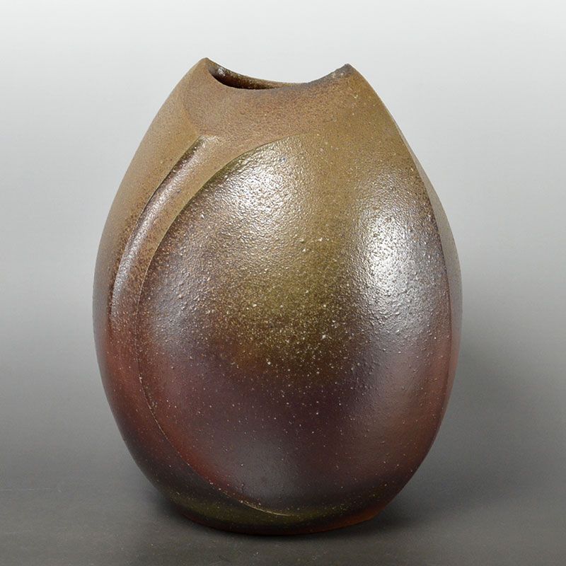 Contemporary Bizen Tsubo by Isezaki So