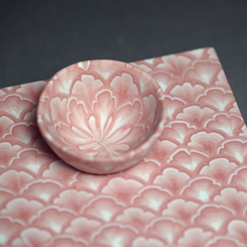 Kusaba Yuji Sake Cup &amp; Plate Set, Pink