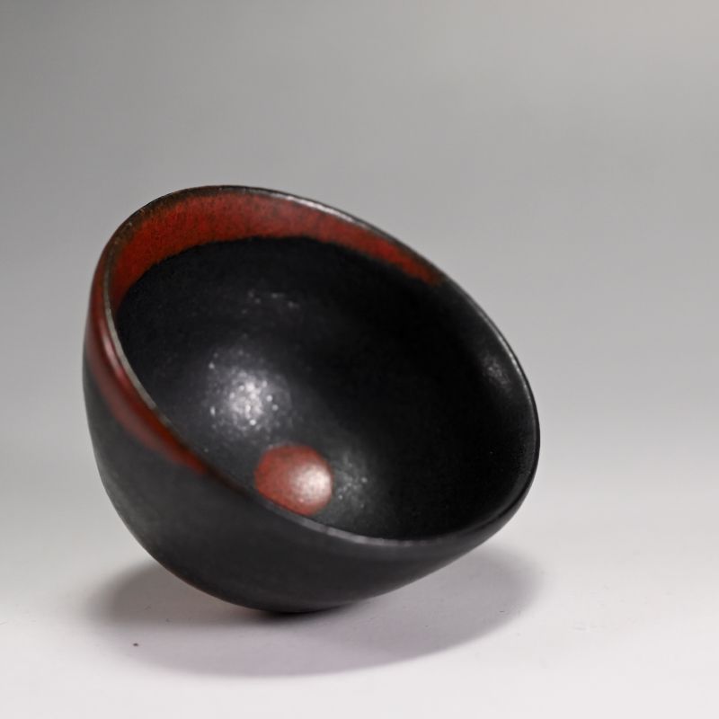 Black and Red Sake Cup by Morino Taimei