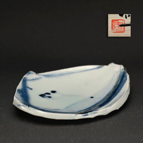 Sometsuke plate by Kato Tsubusa