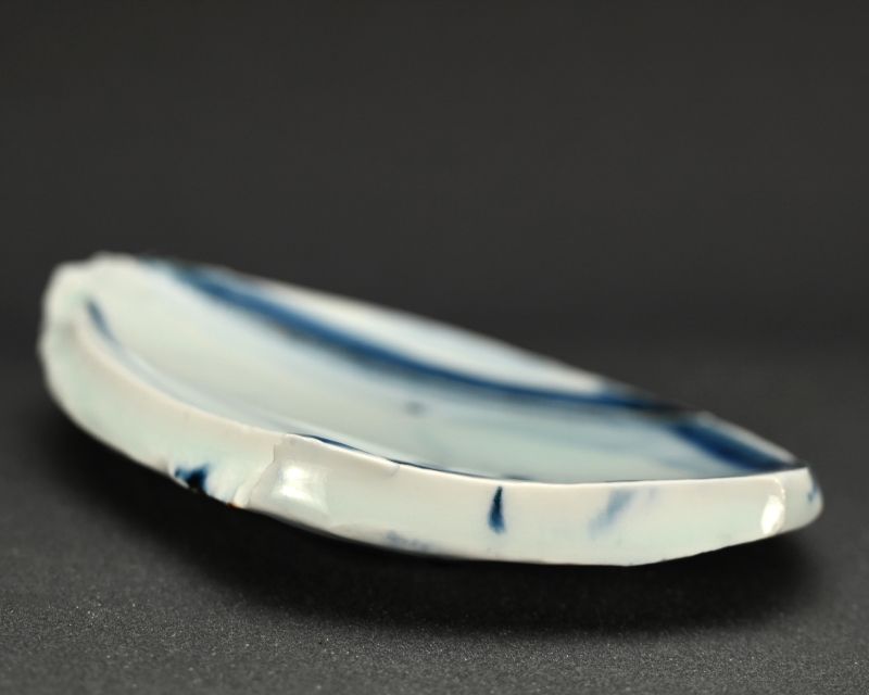 Sometsuke plate by Kato Tsubusa