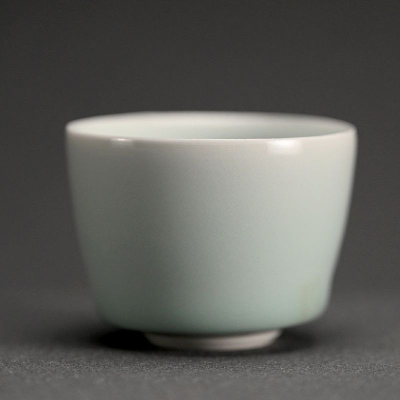 Contemporary Guinomi Sake Cup by Fukami Sueharu