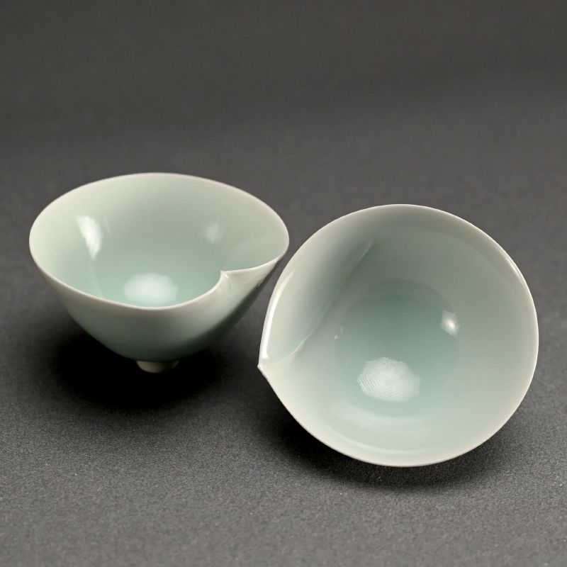 Porcelain Guinomi Sake Cup by Fukami Sueharu C