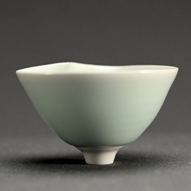 Porcelain Guinomi Sake Cup by Fukami Sueharu C