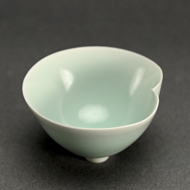 Porcelain Guinomi Sake Cup by Fukami Sueharu C