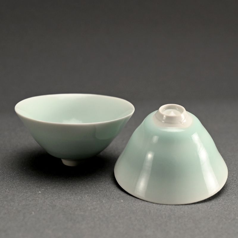 Seihakuji Porcelain Guinomi by Fukami Sueharu