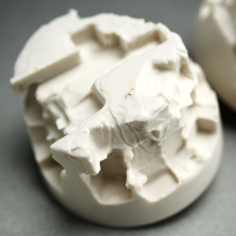 Covered Porcelain Vessel by Kato Hirotaka