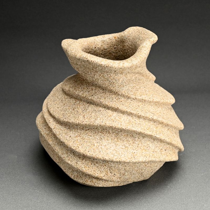 Vase by Sakiyama Takayuki