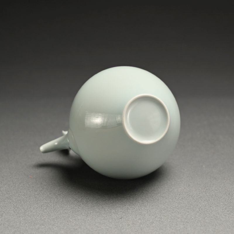 Fabulous Porcelain Dobin Teapot by Usami Kensuke