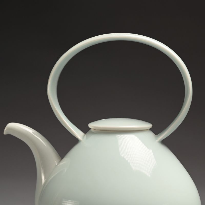 Fabulous Porcelain Dobin Teapot by Usami Kensuke