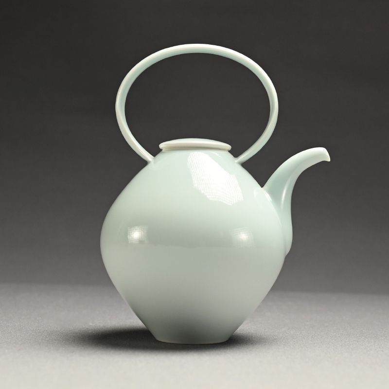 Fabulous Porcelain Dobin Teapot by Usami Kensuke