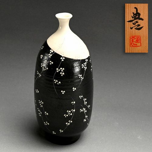 Perfect Example Vase by Kondo Yutaka