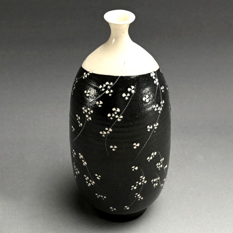 Perfect Example Vase by Kondo Yutaka