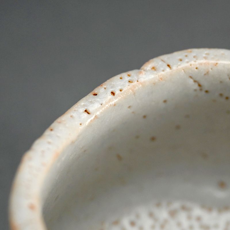 Shino Chawan Tea Bowl by Suzuki Goro