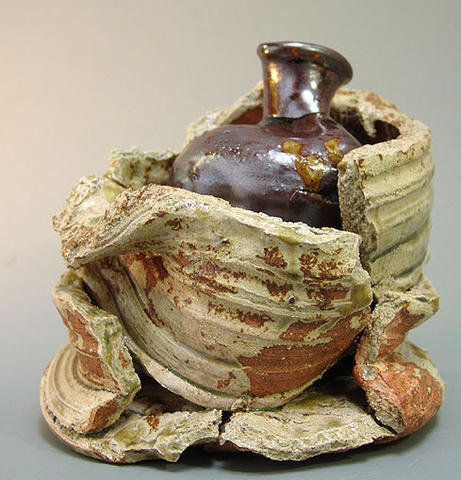 Spectacular Japanese Vase by Artist Ando Minoru