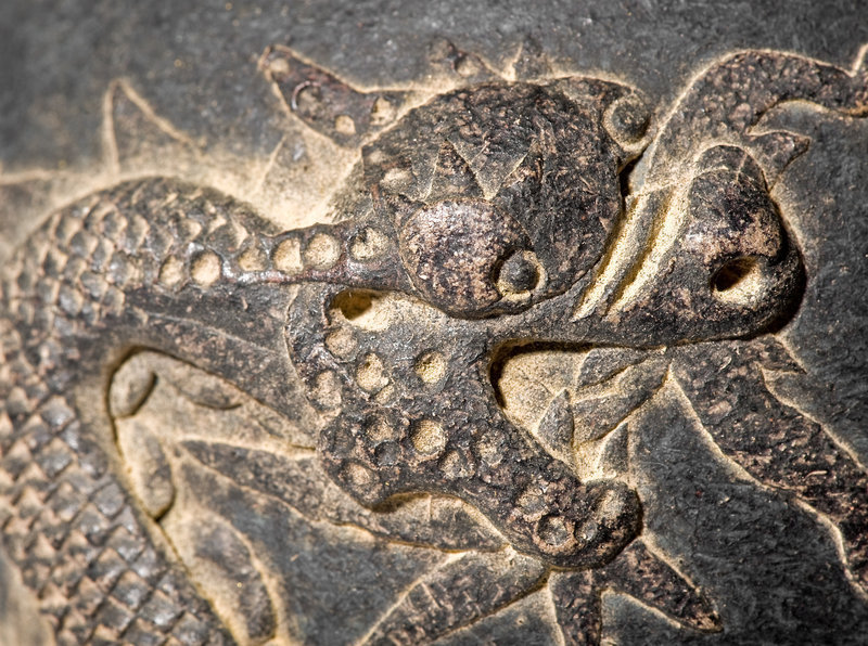 Chinese Dragon Vase Qianlong  with zhuanshu seal mark