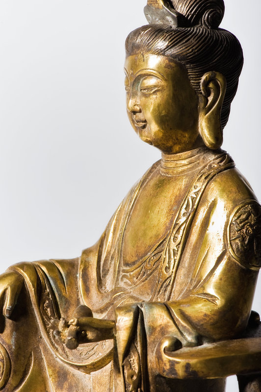 Chinese Bronze Gilt GuanYin 19th.cent.with Xuande mark