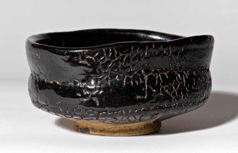 Kuro Oribe Chawan with fantastic black glaze - Edo Era
