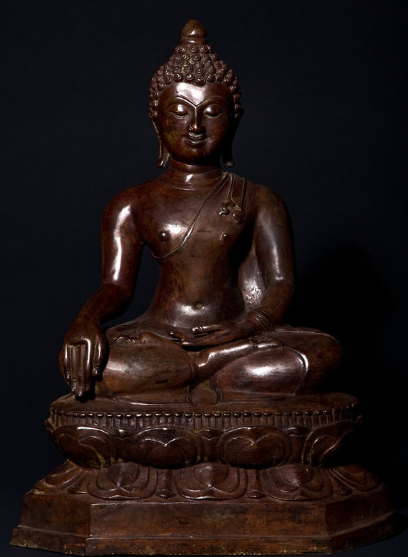 16th - 17th century heavy bronze Buddha from Chiang Mai