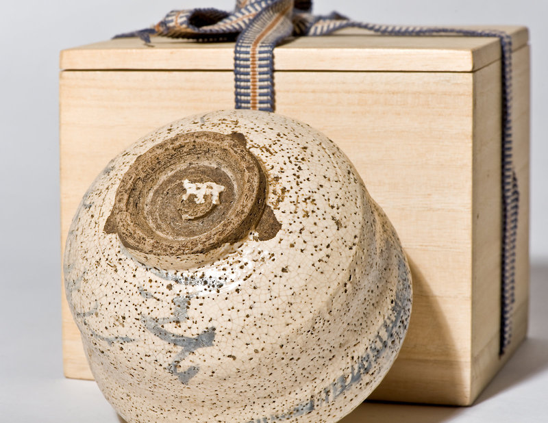 Wonderful Shino Tea Bowl - 19th century - with wood box