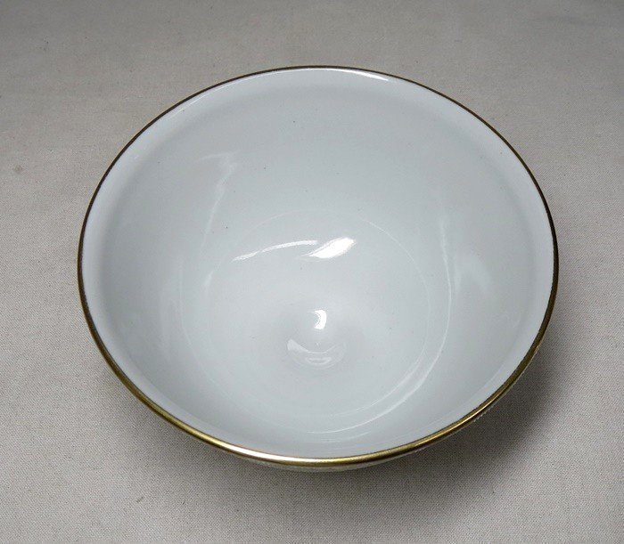 Shiro-Chibu Kutani Tea Bowl by great Kingyoku Nakata with gold design