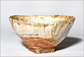 Japanese 19th cent. E-Seto Tebineri Chawan with kintsugi