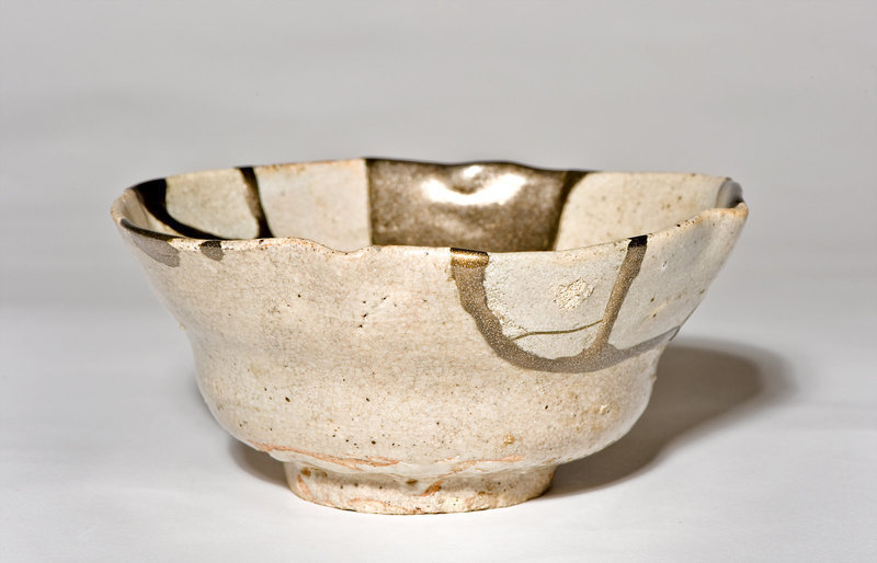 Momoyama Period Ko-Karatsu tea bowl with Nashiji-Makie Gold Dust