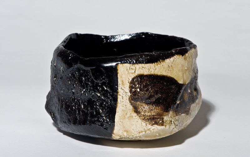 Contemporary Oribe Chawan by Higashida Shigemasa