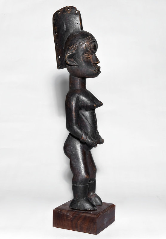 Pair of proud standing male and female figures of the Igbo Nigeria