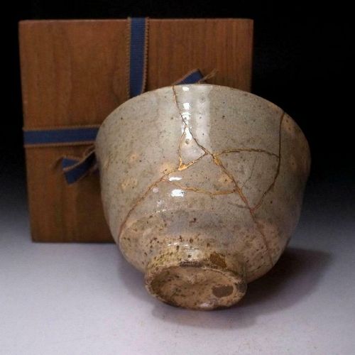 Meiji Period Hagi Chawan with beautiful Kintsugi gold