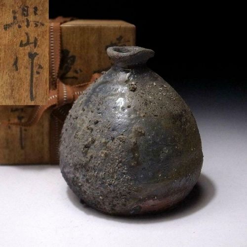 Bizen Tokkuri by 2nd Rakuzan Fujiwara