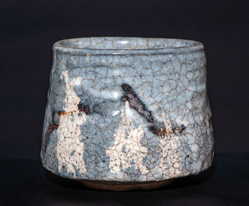 A Stunning Korean Karatsu Tea Bowl with Hakeme and Kintsugi (item