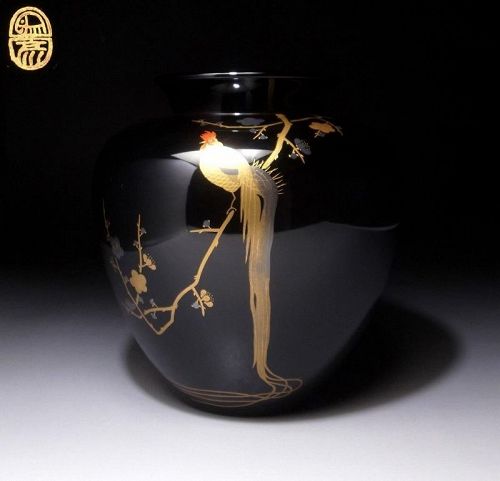 Maki-e vase by greatest Heian Zohiko Nishimura Hikobei VIII