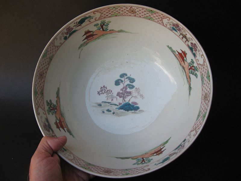 Large Chinese Famille Rose Porcelain Bowl