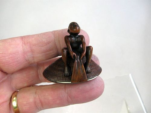 Japanese Wooden Netsuke of a Fisherman and Clam
