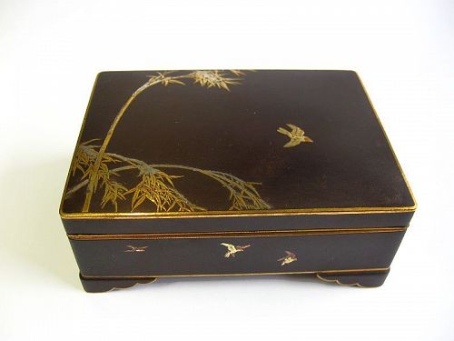 Japanese Komai Box, Signed Komai Seibei