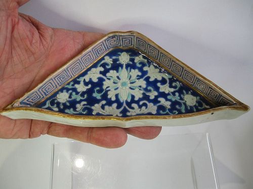 Chinese Porcelain Triangular-Shaped Whatnot Dish