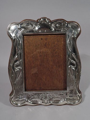 Antique English Edwardian Art Nouveau Sterling Silver Picture Frame
