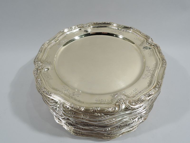 Set of 18 Sumptuous Silver Gilt Dinner Plates Chargers