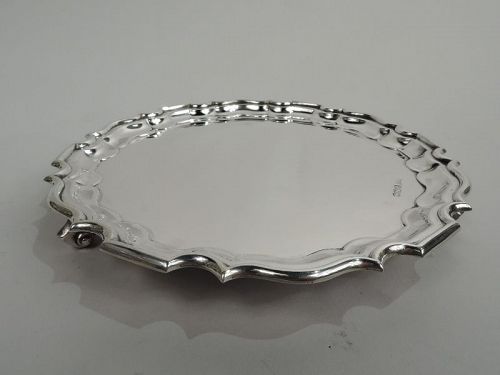 Traditional English Georgian Chippendale-Style Piecrust Salver Tray
