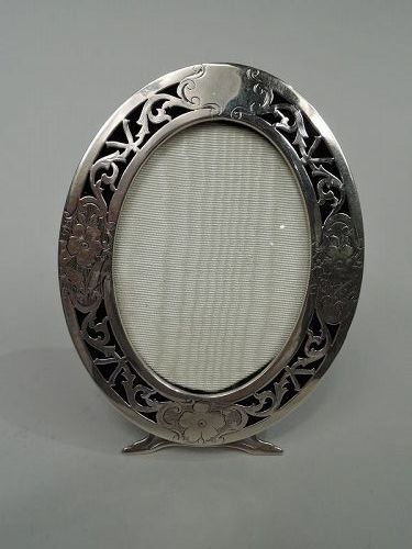 Delightful American Art Nouveau Sterling Silver Oval Picture Frame